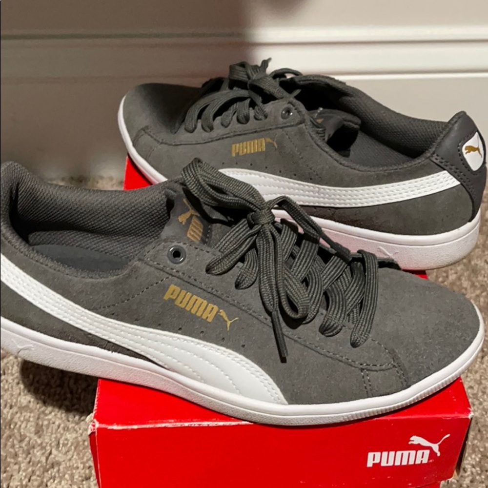 Suede Pumas